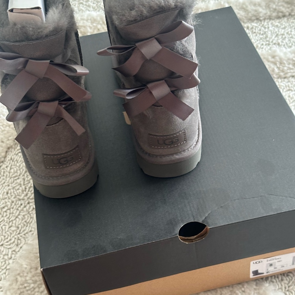 UGG Bailey Bow II Boots - Grey